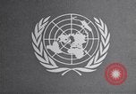 Standbild Flagge der Vereinten Nationen United States USA, 1951, aus Sekunde 17 historischem Filmmaterial Videoclip 65675032413