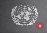 Standbild Flagge der Vereinten Nationen United States USA, 1951, aus Sekunde 18 historischem Filmmaterial Videoclip 65675032413