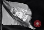 Standbild Flagge der Vereinten Nationen United States USA, 1951, aus Sekunde 27 historischem Filmmaterial Videoclip 65675032413