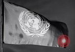 Standbild Flagge der Vereinten Nationen United States USA, 1951, aus Sekunde 35 historischem Filmmaterial Videoclip 65675032413