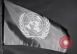 Standbild Flagge der Vereinten Nationen United States USA, 1951, aus Sekunde 40 historischem Filmmaterial Videoclip 65675032413