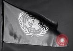 Standbild Flagge der Vereinten Nationen United States USA, 1951, aus Sekunde 42 historischem Filmmaterial Videoclip 65675032413