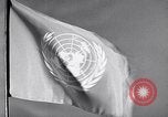 Standbild Flagge der Vereinten Nationen United States USA, 1951, aus Sekunde 46 historischem Filmmaterial Videoclip 65675032413
