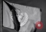 Standbild Flagge der Vereinten Nationen United States USA, 1951, aus Sekunde 47 historischem Filmmaterial Videoclip 65675032413