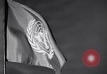 Standbild Flagge der Vereinten Nationen United States USA, 1951, aus Sekunde 53 historischem Filmmaterial Videoclip 65675032413