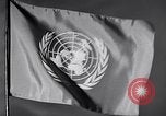 Standbild Flagge der Vereinten Nationen United States USA, 1951, aus Sekunde 54 historischem Filmmaterial Videoclip 65675032413