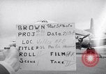 Immagine di Avieri imbarco C-124A Globemaster Roswell New Mexico USA, 1953, secondo 31 filmato di repertorio 65675032424