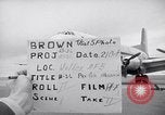 Immagine di Avieri imbarco C-124A Globemaster Roswell New Mexico USA, 1953, secondo 32 filmato di repertorio 65675032424