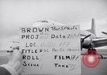 Immagine di Avieri imbarco C-124A Globemaster Roswell New Mexico USA, 1953, secondo 33 filmato di repertorio 65675032424