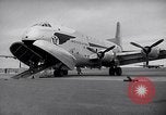 Immagine di Avieri imbarco C-124A Globemaster Roswell New Mexico USA, 1953, secondo 35 filmato di repertorio 65675032424