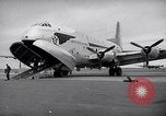 Immagine di Avieri imbarco C-124A Globemaster Roswell New Mexico USA, 1953, secondo 38 filmato di repertorio 65675032424