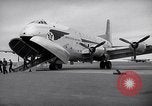 Immagine di Avieri imbarco C-124A Globemaster Roswell New Mexico USA, 1953, secondo 42 filmato di repertorio 65675032424