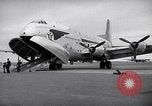 Immagine di Avieri imbarco C-124A Globemaster Roswell New Mexico USA, 1953, secondo 46 filmato di repertorio 65675032424