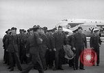 Immagine di Avieri imbarco C-124A Globemaster Roswell New Mexico USA, 1953, secondo 56 filmato di repertorio 65675032424
