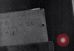 Immagine di Lo scarico di materiale da un B-36 Roswell New Mexico USA, 1953, secondo 51 filmato di repertorio 65675032428