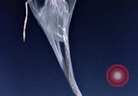 Standbild helium Ballon United States USA, 1958, aus Sekunde 5 historischem Filmmaterial Videoclip 65675032446