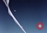 Standbild helium Ballon United States USA, 1958, aus Sekunde 8 historischem Filmmaterial Videoclip 65675032446