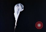Standbild helium Ballon United States USA, 1958, aus Sekunde 44 historischem Filmmaterial Videoclip 65675032446