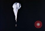 Standbild helium Ballon United States USA, 1958, aus Sekunde 49 historischem Filmmaterial Videoclip 65675032446