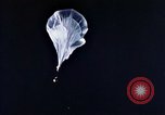 Standbild helium Ballon United States USA, 1958, aus Sekunde 58 historischem Filmmaterial Videoclip 65675032446