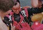 Image Parachutiste United States USA, 1953, de la seconde 55 séquences d'archives historiques vidéo 65675032454