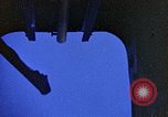Image parachutistes United States USA, 1953, de la seconde 26 séquences d'archives historiques vidéo 65675032456