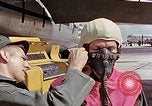 Immagine di Espulsione del soggetto di prova United States USA, 1953, secondo 25 filmato di repertorio 65675032457