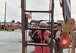 Immagine di Espulsione del soggetto di prova United States USA, 1953, secondo 27 filmato di repertorio 65675032457