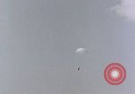 Immagine di Parachutist United States USA, 1953, secondo 13 filmato di repertorio 65675032458