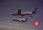 Immagine di Parachutist United States USA, 1953, secondo 31 filmato di repertorio 65675032460