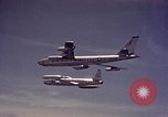 Immagine di Parachutist United States USA, 1953, secondo 37 filmato di repertorio 65675032460