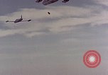 Immagine di Parachutist United States USA, 1953, secondo 43 filmato di repertorio 65675032460