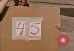 Standbild Fallschirmspringer United States USA, 1953, aus Sekunde 7 historischem Filmmaterial Videoclip 65675032461