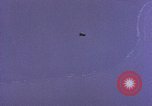 Standbild Fallschirmspringer United States USA, 1953, aus Sekunde 51 historischem Filmmaterial Videoclip 65675032461