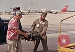 Standbild Fallschirm United States USA, 1953, aus Sekunde 10 historischem Filmmaterial Videoclip 65675032462