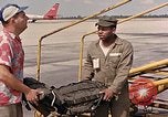Standbild Fallschirm United States USA, 1953, aus Sekunde 14 historischem Filmmaterial Videoclip 65675032462