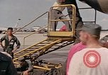 Standbild Fallschirm United States USA, 1953, aus Sekunde 27 historischem Filmmaterial Videoclip 65675032462
