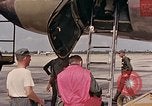 Standbild Fallschirm United States USA, 1953, aus Sekunde 30 historischem Filmmaterial Videoclip 65675032462