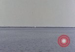 Standbild Fallschirmspringer United States USA, 1953, aus Sekunde 5 historischem Filmmaterial Videoclip 65675032463