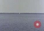 Standbild Fallschirmspringer United States USA, 1953, aus Sekunde 7 historischem Filmmaterial Videoclip 65675032463
