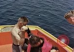 Standbild Fallschirmspringer United States USA, 1953, aus Sekunde 62 historischem Filmmaterial Videoclip 65675032463