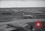 Immagine di Ponte aereo di Berlino Francoforte Germania Rhein-Main Air Base, 1949, secondo 23 filmato di repertorio 65675032470