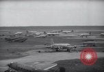 Immagine di Ponte aereo di Berlino Francoforte Germania Rhein-Main Air Base, 1949, secondo 30 filmato di repertorio 65675032470