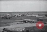 Immagine di Ponte aereo di Berlino Francoforte Germania Rhein-Main Air Base, 1949, secondo 35 filmato di repertorio 65675032470