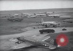 Immagine di Ponte aereo di Berlino Francoforte Germania Rhein-Main Air Base, 1949, secondo 40 filmato di repertorio 65675032470