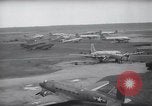 Immagine di Ponte aereo di Berlino Francoforte Germania Rhein-Main Air Base, 1949, secondo 44 filmato di repertorio 65675032470