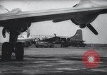 Immagine di Ponte aereo di Berlino Francoforte Germania Rhein-Main Air Base, 1949, secondo 45 filmato di repertorio 65675032470