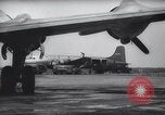 Immagine di Ponte aereo di Berlino Francoforte Germania Rhein-Main Air Base, 1949, secondo 52 filmato di repertorio 65675032470
