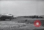 Immagine di Ponte aereo di Berlino Francoforte Germania Rhein-Main Air Base, 1949, secondo 54 filmato di repertorio 65675032470