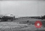 Immagine di Ponte aereo di Berlino Francoforte Germania Rhein-Main Air Base, 1949, secondo 60 filmato di repertorio 65675032470